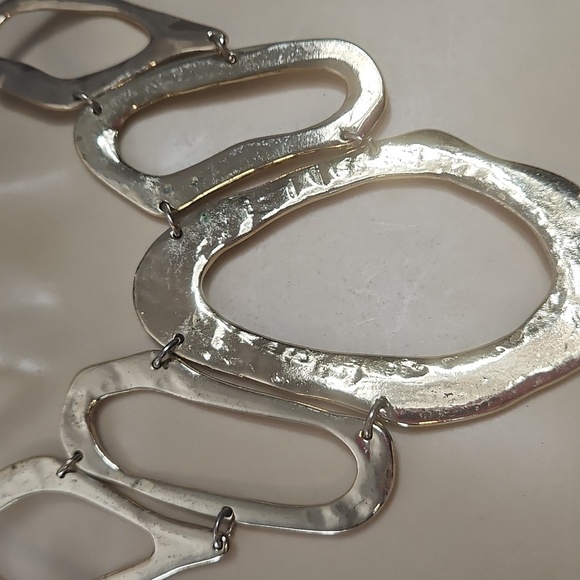 GOLDTONE NECKLACE / BIG ASYMMETRICAL DESIGN 16" - Picture 3 of 8